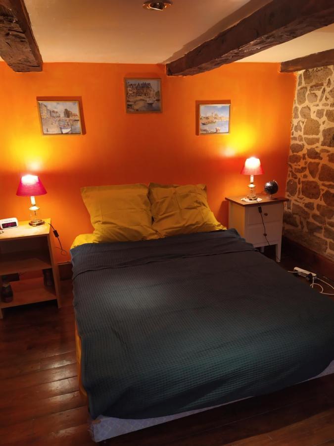Maison En Granit Bleue Lanhelin Exterior photo